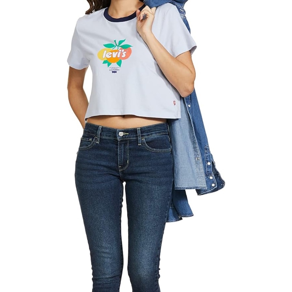 Levi's Women's Slim Fit Graphic T-Shirt - Picture 5 of 5
